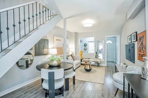 80 Curzon St, Toronto, ON M4M 3B4