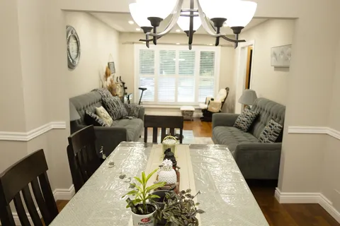 42 Coulton Crt, Whitby, ON L1N 7A9