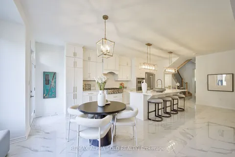 1465 Mockingbird Sq, Pickering, ON L1X 0N8