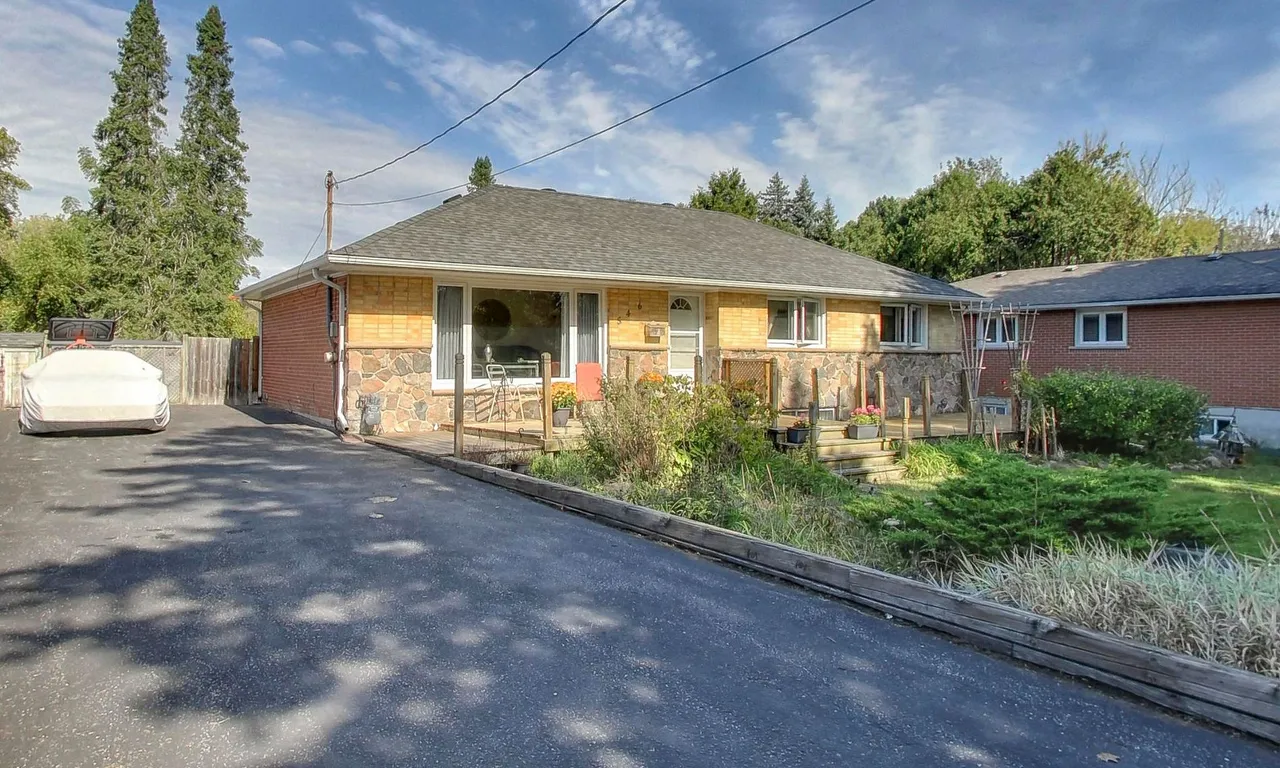 546 Sheppard Ave, Pickering, ON L1V 1G3