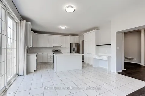 2433 Equestrian Cres Cres, Oshawa, ON L1L 0L9