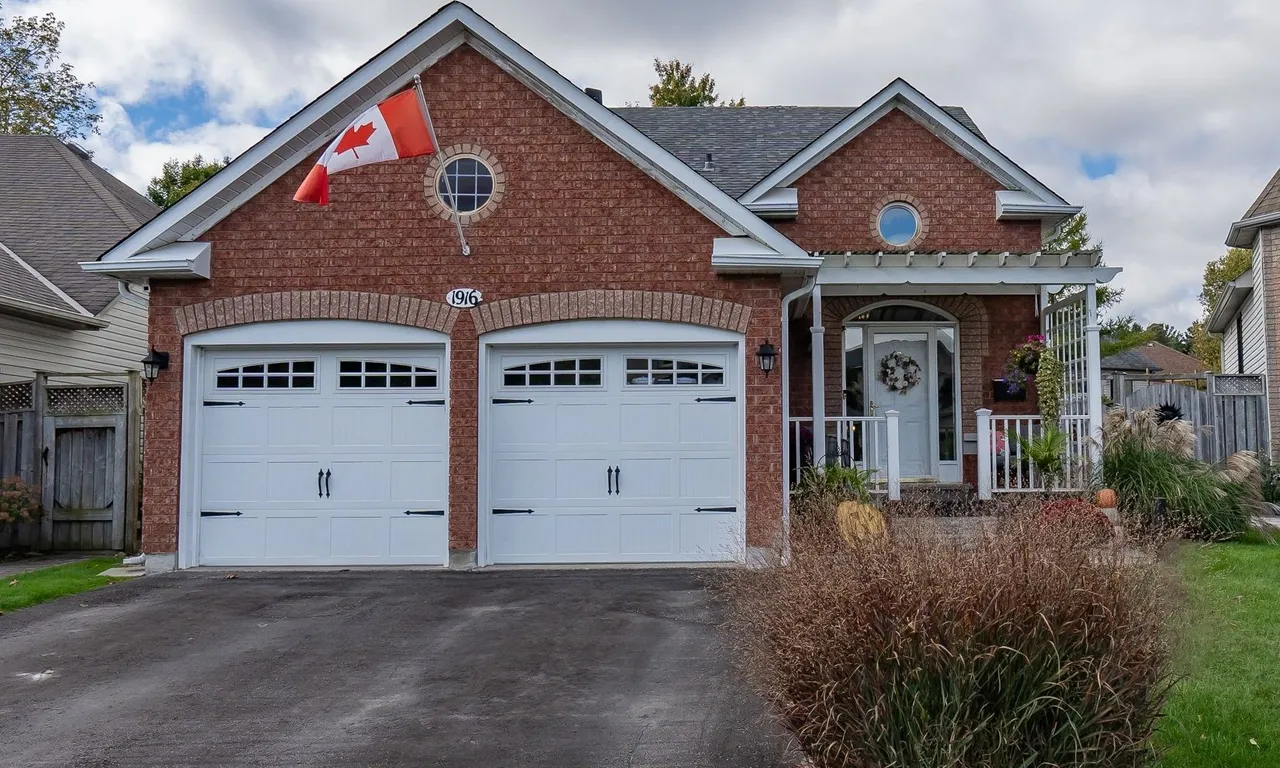 1916 Edenwood Dr, Oshawa, ON L1G 7Y2