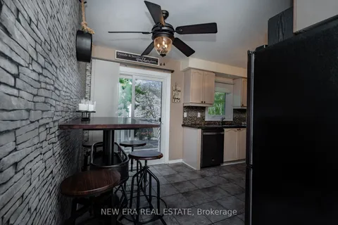 1916 Edenwood Dr, Oshawa, ON L1G 7Y2