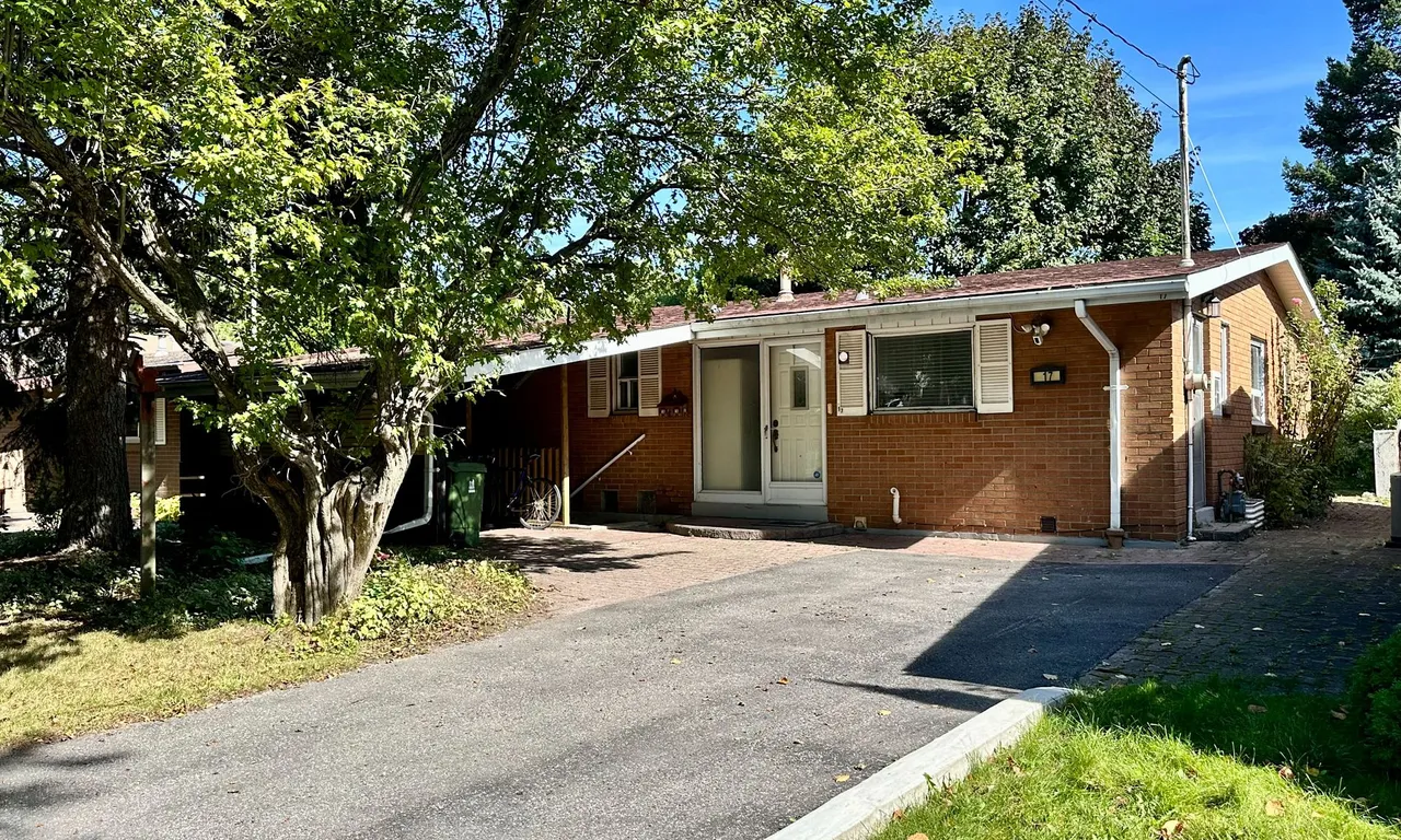 17 Brookridge Dr, Toronto, ON M1P 3M3