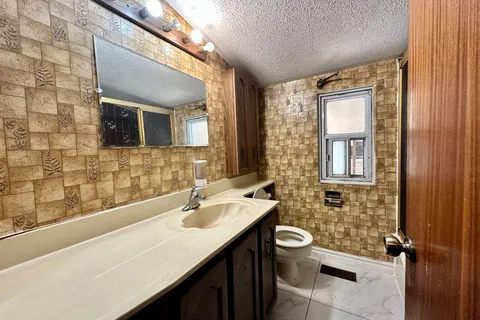 17 Brookridge Dr, Toronto, ON M1P 3M3