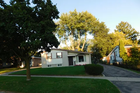 15 Ben Stanton Blvd, Toronto, ON M1H 1N6