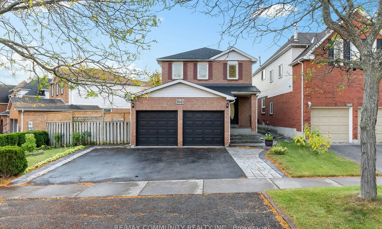 1645 Middleton St, Pickering, ON L1X 2K1