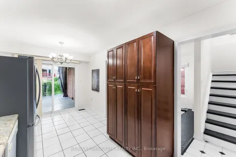 1645 Middleton St, Pickering, ON L1X 2K1