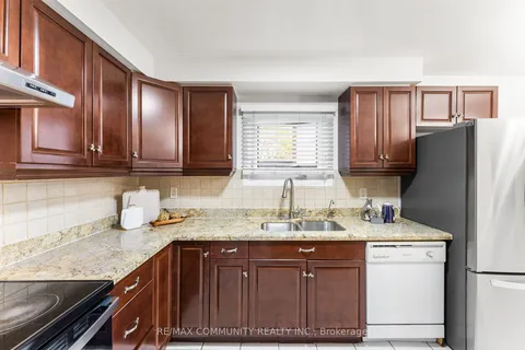 1645 Middleton St, Pickering, ON L1X 2K1