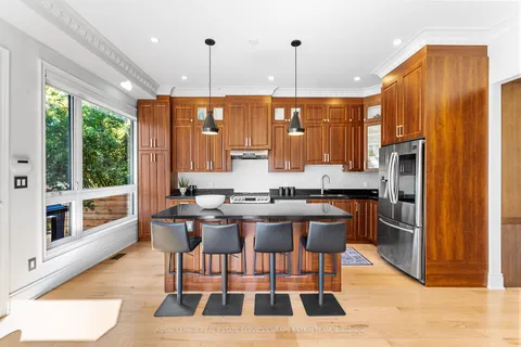 2 Dunkirk Rd, Toronto, ON M4C 2L9