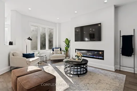 39 Blossomview Crt, Whitby, ON L1R 3G5