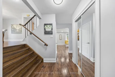 2 Feagan Dr, Toronto, ON M1C 3B7