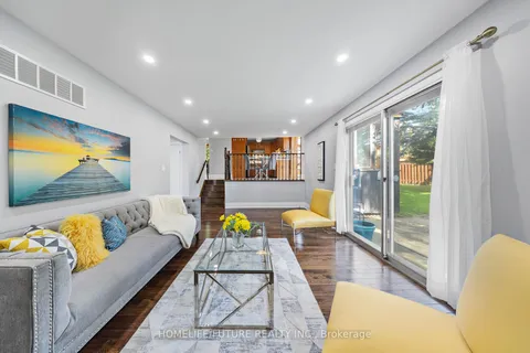 2 Feagan Dr, Toronto, ON M1C 3B7