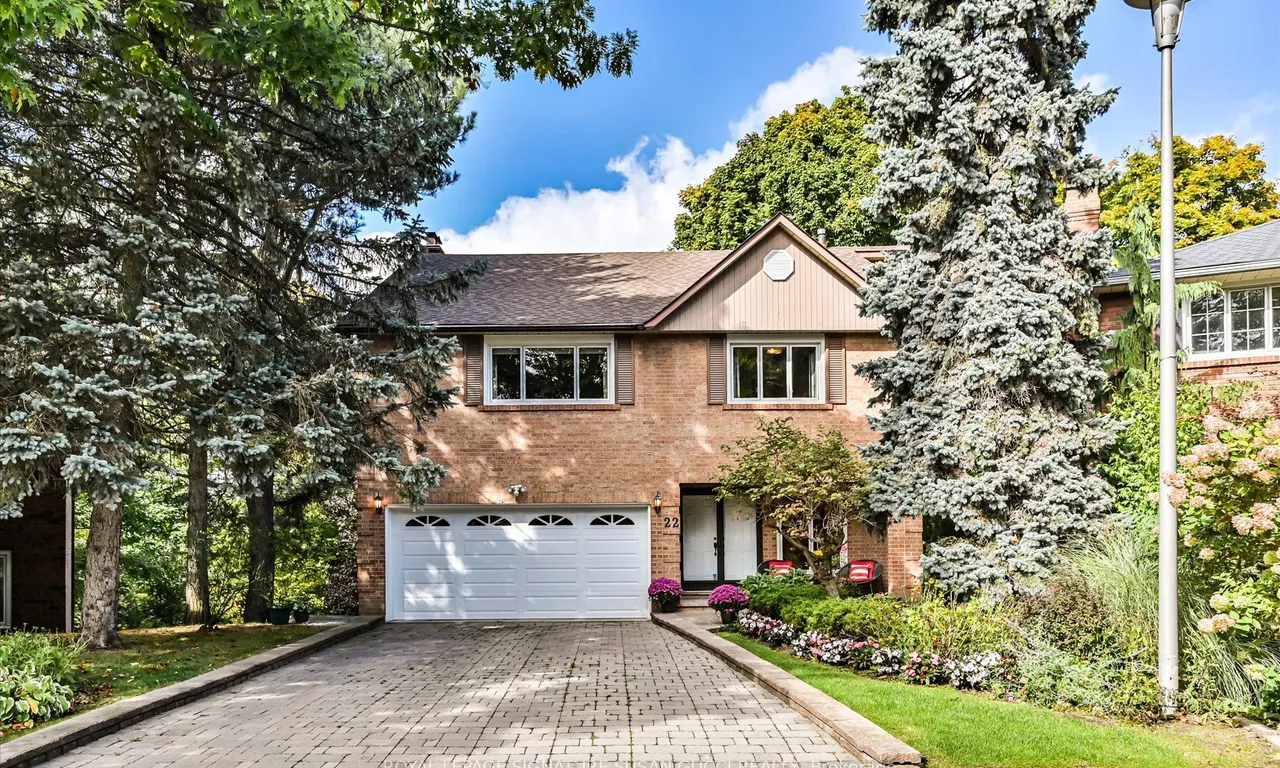 22 Woodvale Cres, Toronto, ON M4C 5N5