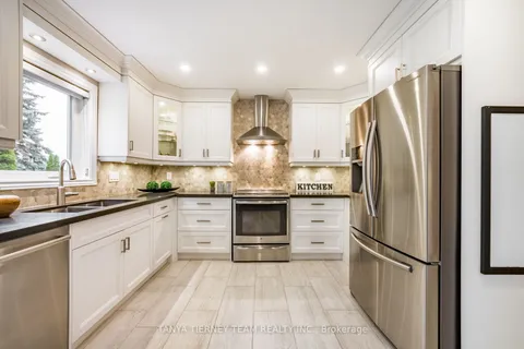 23 Donald Wilson St, Whitby, ON L1R 2H5