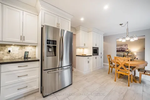 23 Donald Wilson St, Whitby, ON L1R 2H5