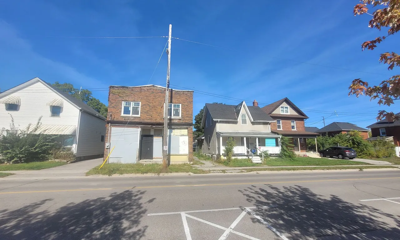 154-158 William St, Oshawa, ON L1G 1K6