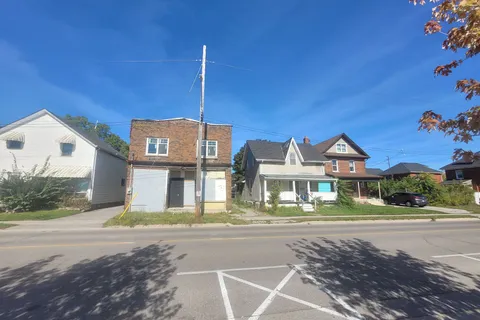 154-158 William St, Oshawa, ON L1G 1K6