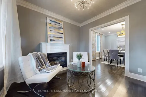 18 Erindale Ave, Toronto, ON M4K 1R9