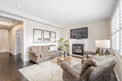 32 Burning Springs Pl, Whitby, ON L1M 0K1