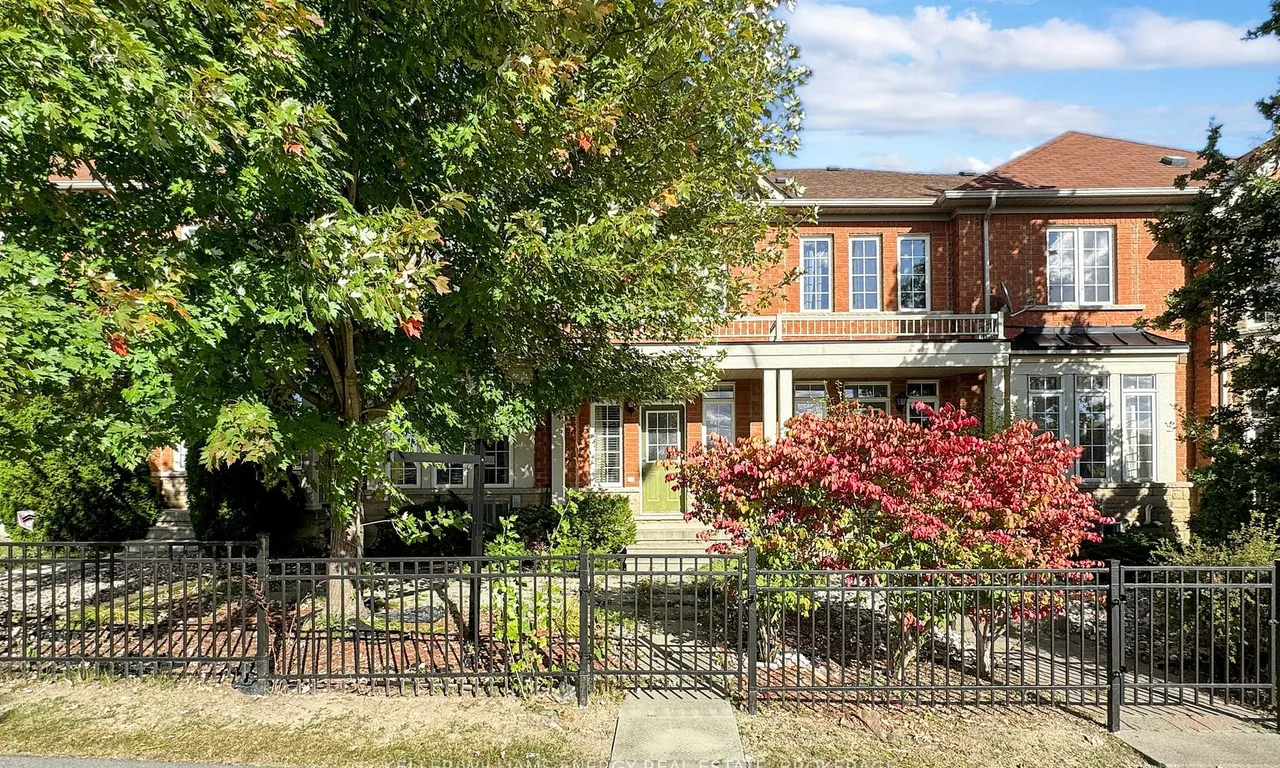 55 Barkdale Way, Whitby, ON L1N 0G1