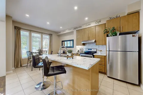 55 Barkdale Way, Whitby, ON L1N 0G1