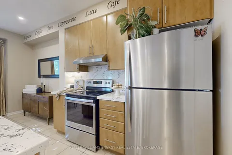 55 Barkdale Way, Whitby, ON L1N 0G1