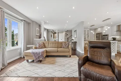 65 Chieftain St, Whitby, ON L1R 3C2