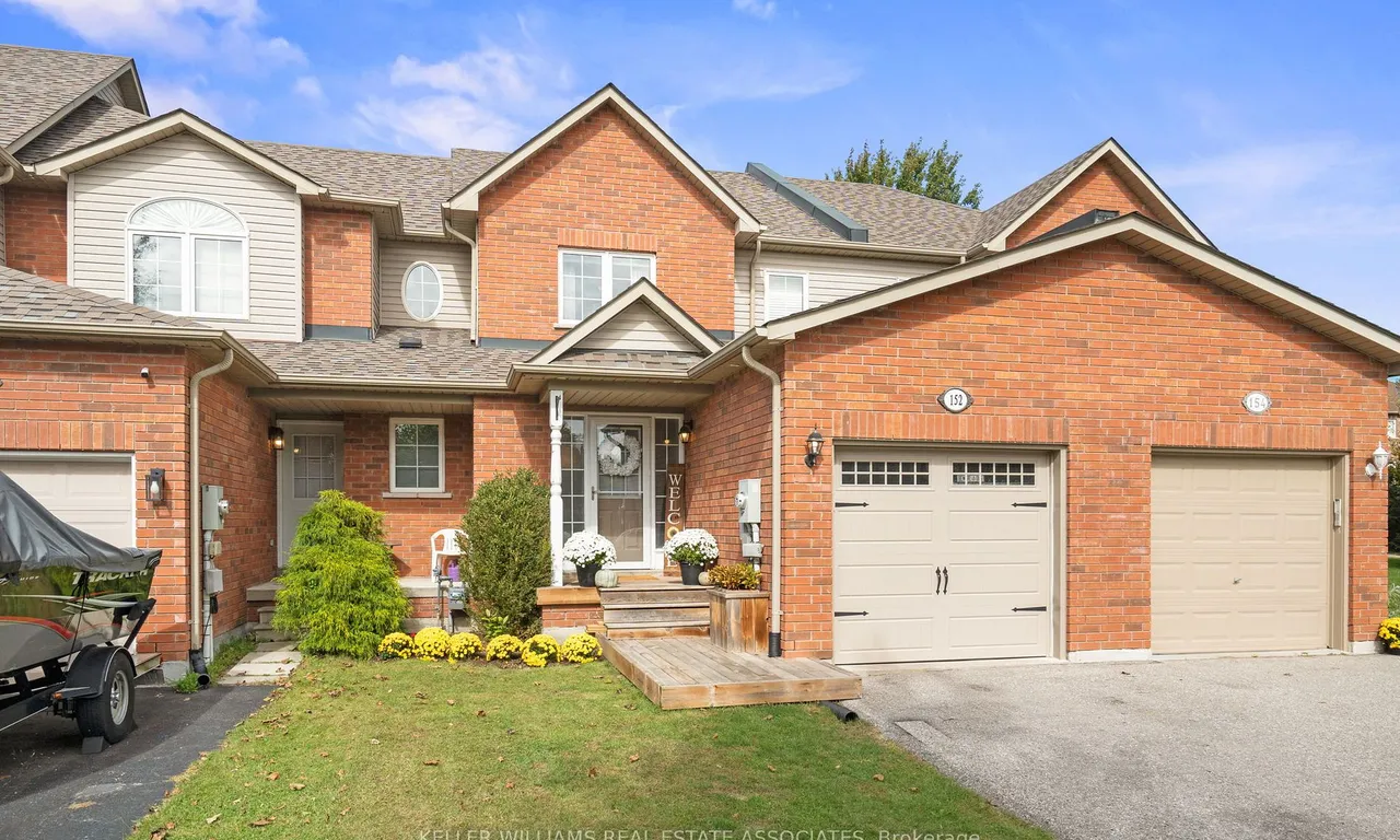 152 Richfield Sq, Clarington, ON L1E 3G3