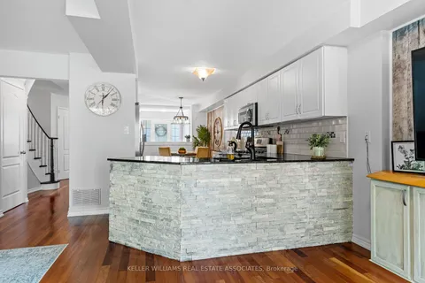 152 Richfield Sq, Clarington, ON L1E 3G3