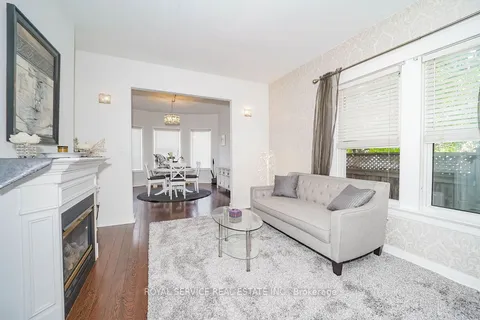 19 Ritson Rd, Oshawa, ON L1H 5G7