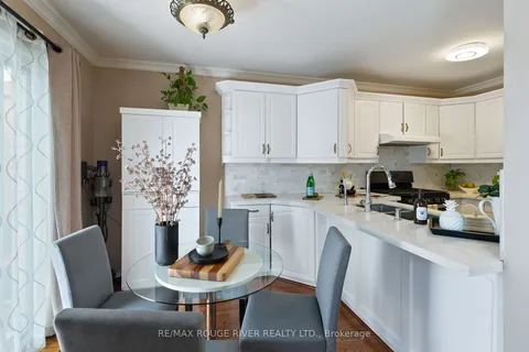 69 Jays Dr, Whitby, ON L1R 2T8