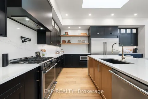 25 Franklin Cres, Whitby, ON L0B 1A0