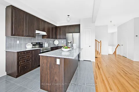 1278 Aquarius Tr, Pickering, ON L1X 0L9