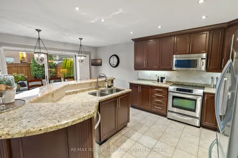 57 Windbreak Cres, Whitby, ON L1P 1R9
