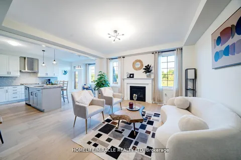 3283 Turnstone Blvd, Pickering, ON L1X 0M9