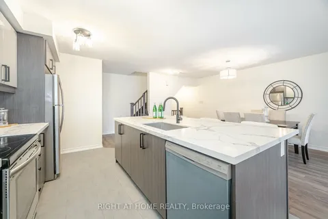 21 Bluegill Cres, Whitby, ON L1P 0E4