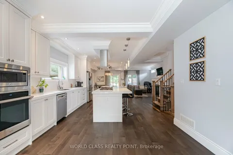 41 Howarth Ave, Toronto, ON M1R 1H3