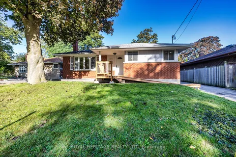 307 Dover St, Oshawa, ON L1G 6G7