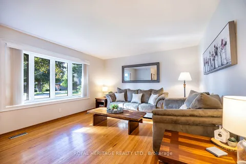 307 Dover St, Oshawa, ON L1G 6G7