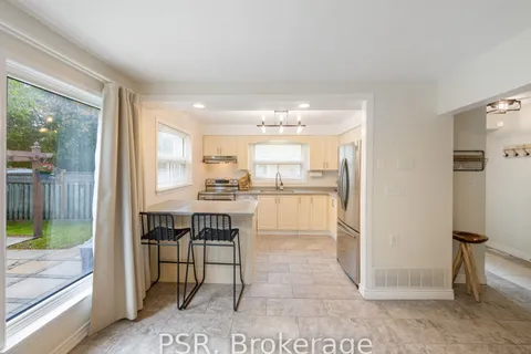 1158 Venus Cres, Oshawa, ON L1J 6E4