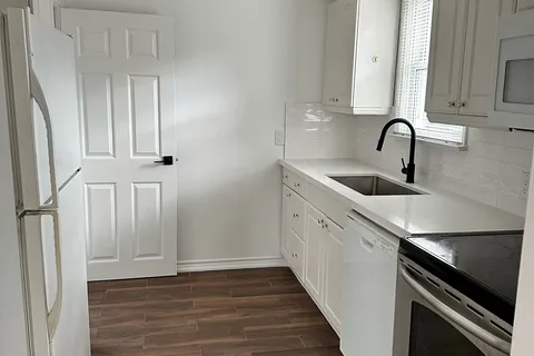 557 Wilson Rd, Oshawa, ON L1H 6E3