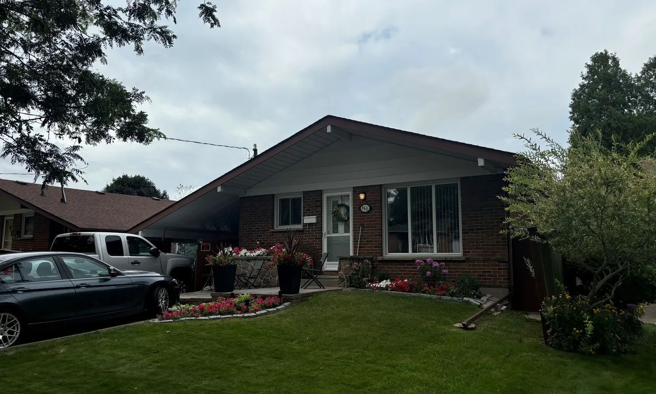 860 Olive Ave, Oshawa, ON L1H 2S5