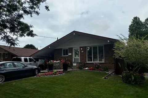 860 Olive Ave, Oshawa, ON L1H 2S5