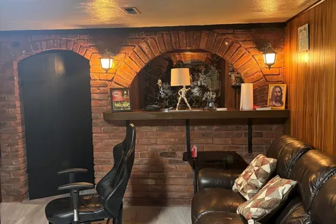 860 Olive Ave, Oshawa, ON L1H 2S5