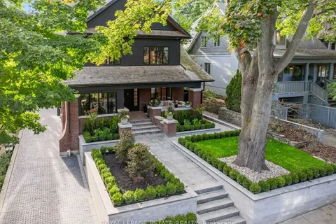 18 Munro Park Ave, Toronto, ON M4E 3M3