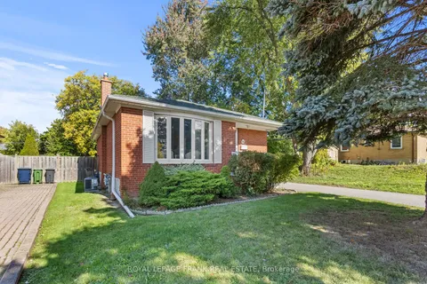 84 Chestermere Blvd, Toronto, ON M1J 2Y1
