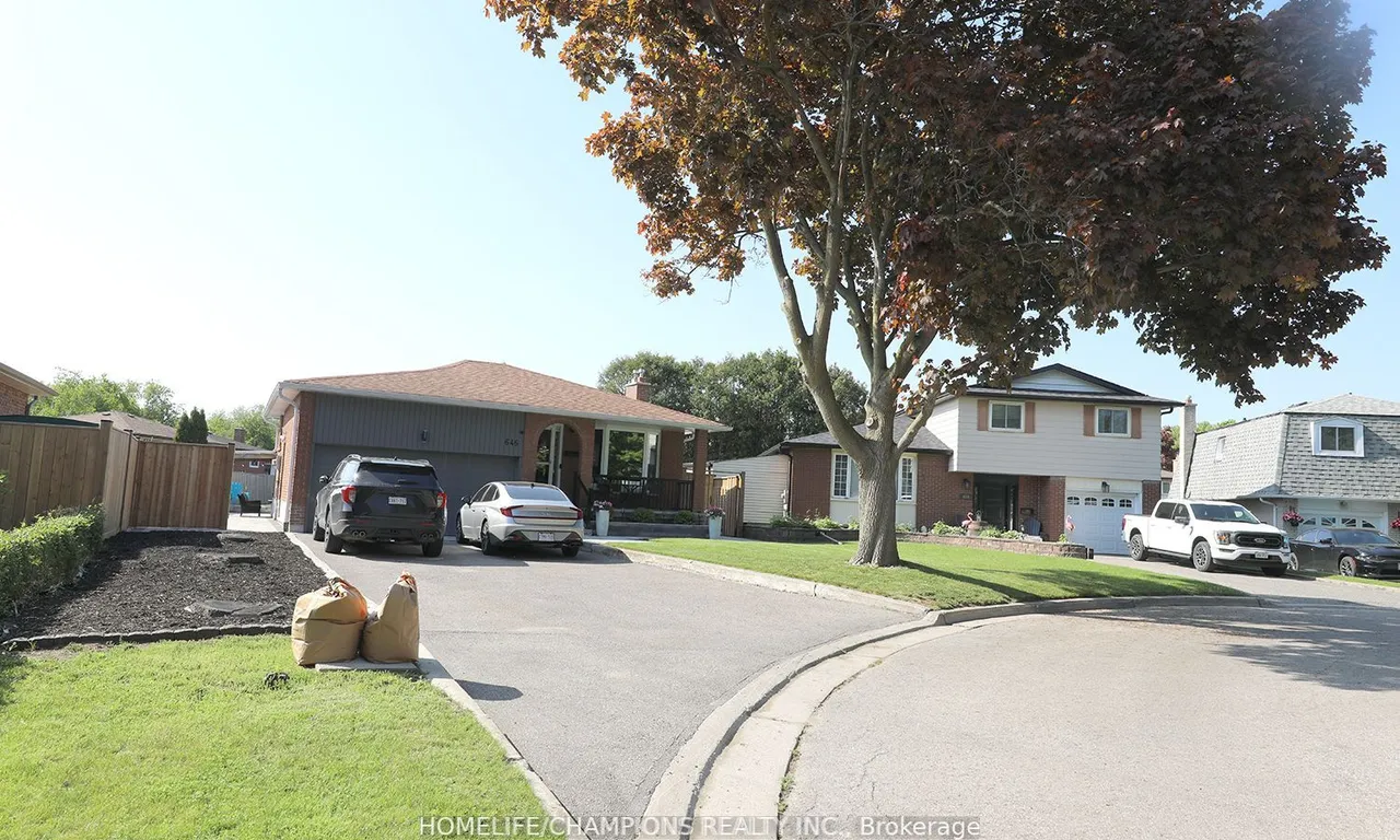 646 Chancery Crt, Oshawa, ON L1G 6P8