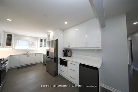 646 Chancery Crt, Oshawa, ON L1G 6P8