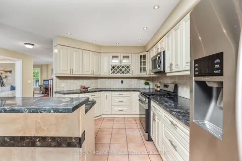 115 Gartshore Dr, Whitby, ON L1P 1N8